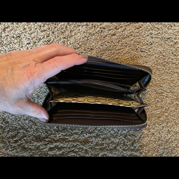 Coach Wallet - Picture 2 of 4
